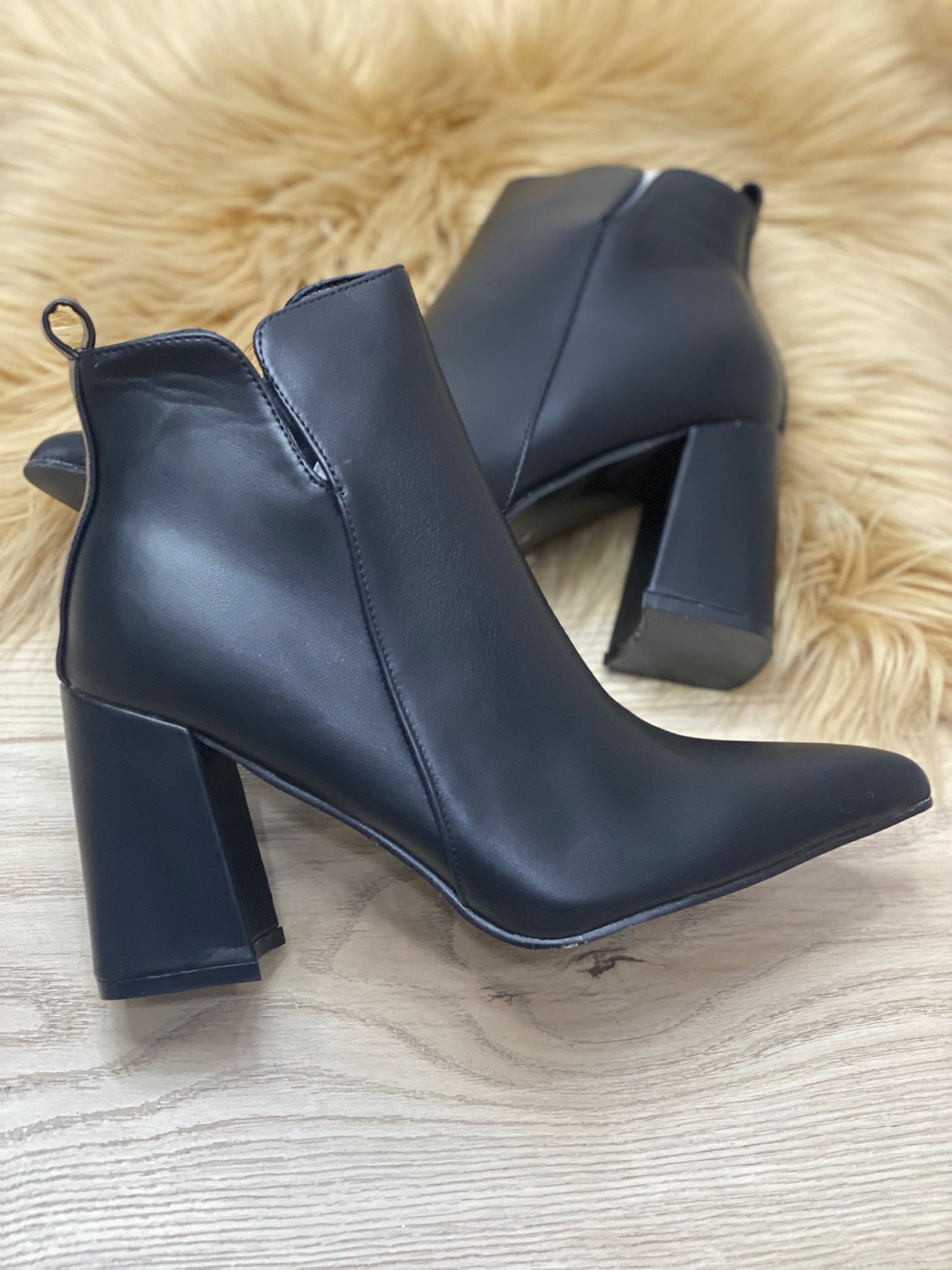 Stivaletto VB22512 Nero