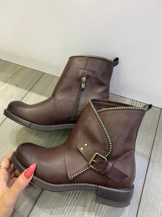Bota de tobillo marrón 23669J4