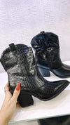 Black d7665 ankle boot