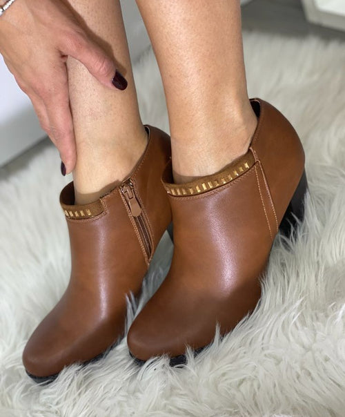 Ch1997 camel ankle boot