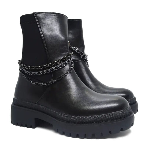 Black Q668 ankle boot