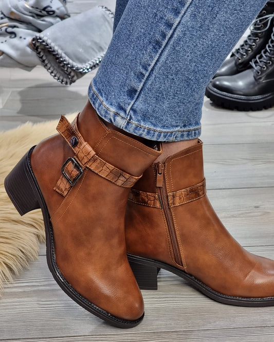 QP105-809 Bota de tobillo de camello