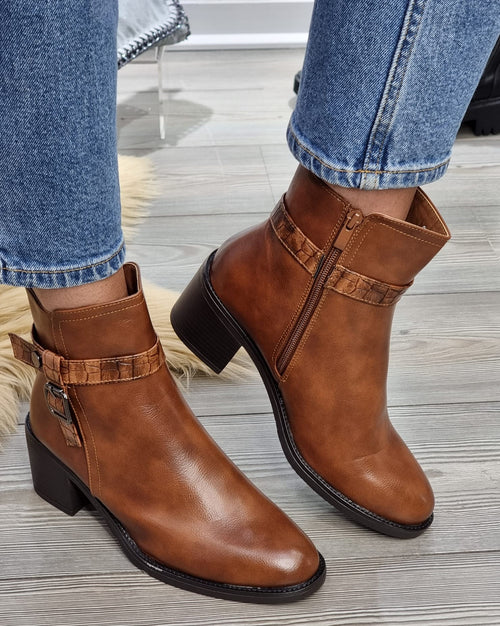QP105-809 Camel ankle boot