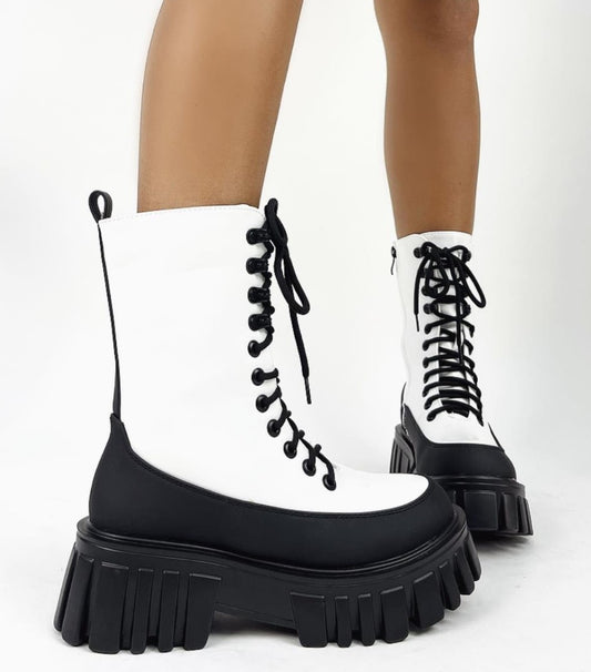 Botte de cheville blanche K59