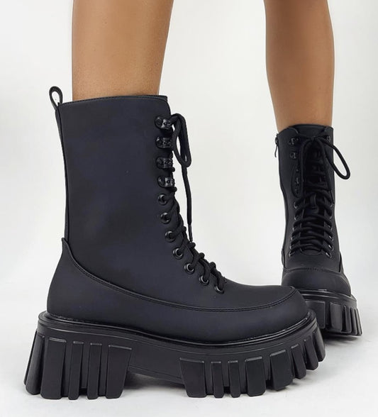 Botte de cheville noire K59