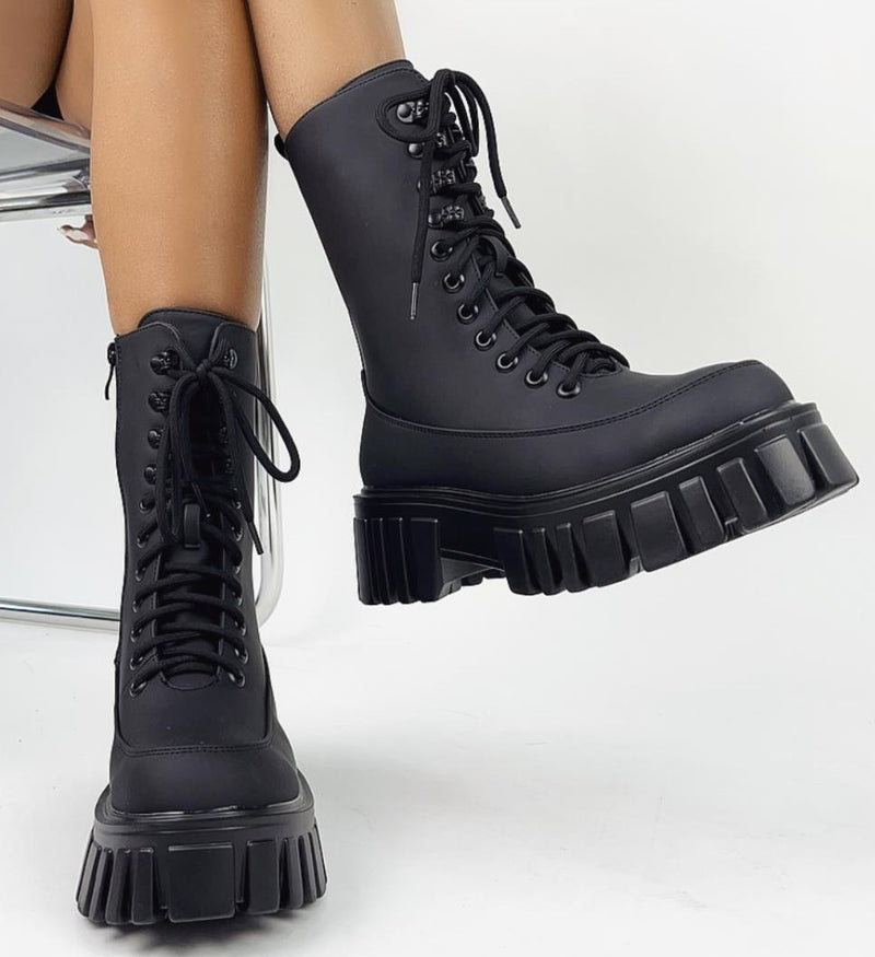 K59 black ankle boot