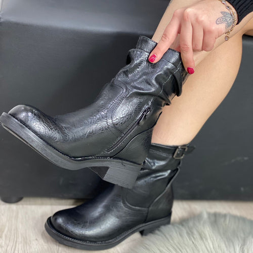 9699 black ankle boot