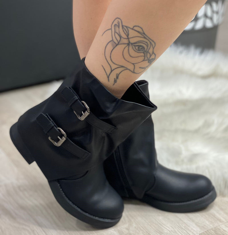 MP306-3 black ankle boot