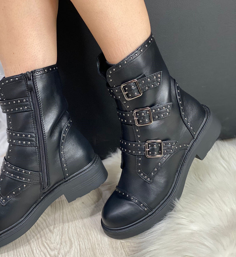 Black mp327-1 ankle boot