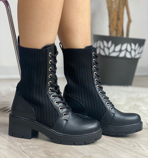 Black HQ1410 ankle boot
