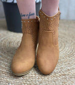 JH20-20 Camel ankle boot