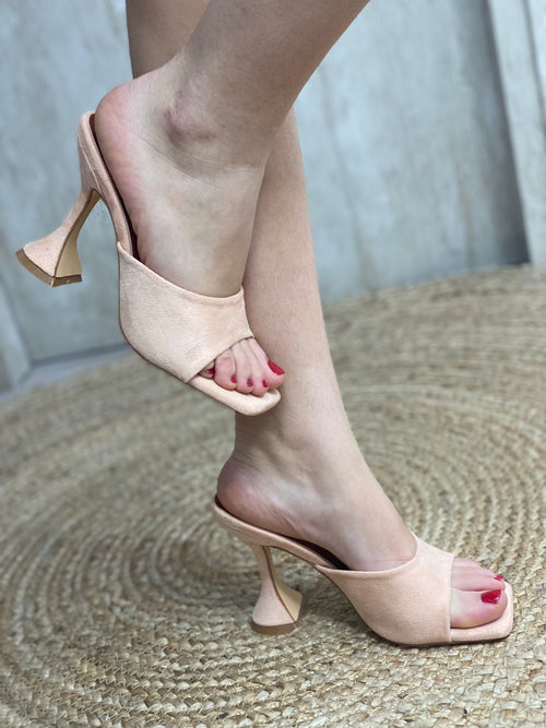 X8223 pink sandal
