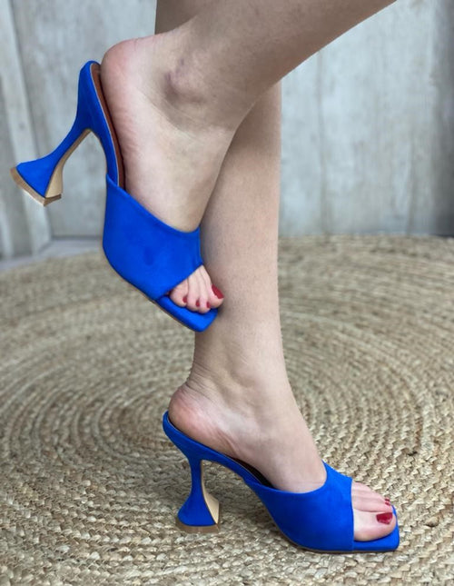 X8223 Blaue Sandale
