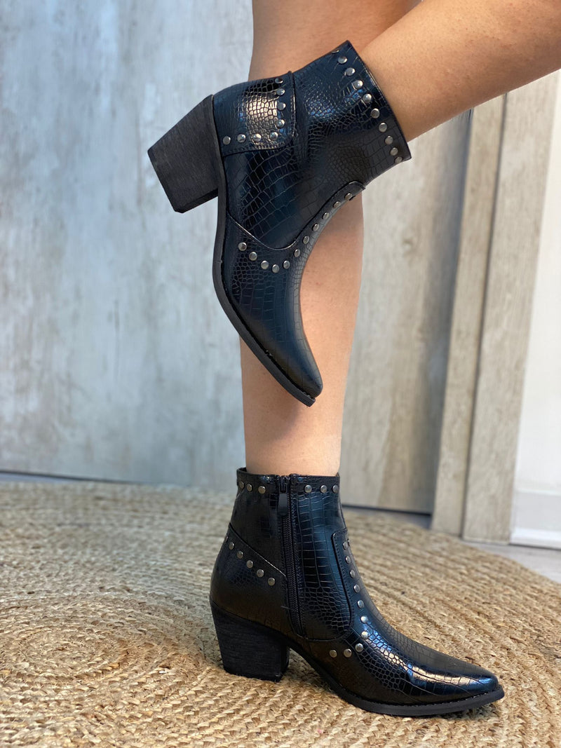 Black R128 ankle boot