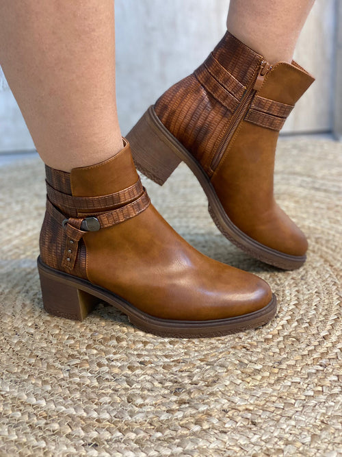 8516 camel ankle boot