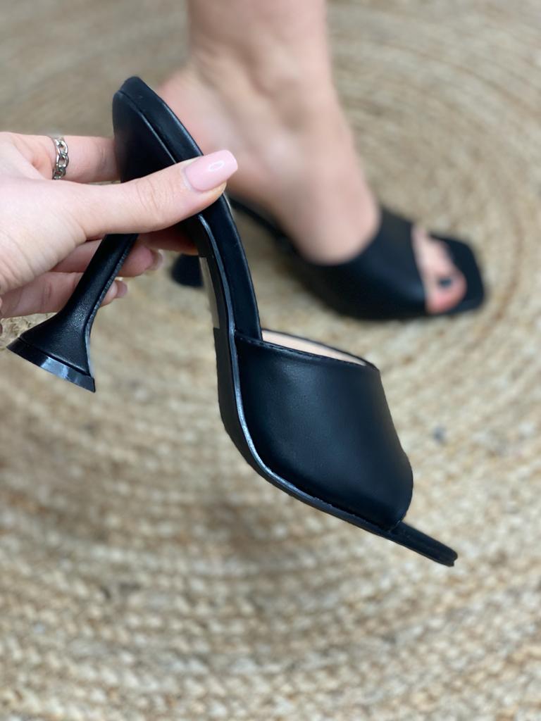 Schwarz H2079 Sandal.