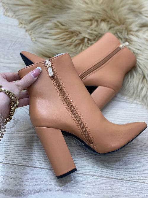 X8093 camel ankle boot